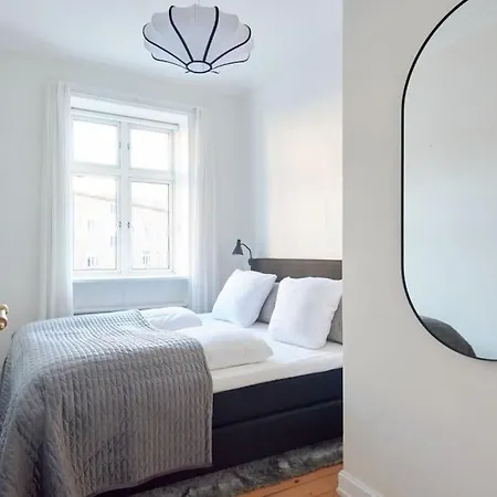 Large & Stylish In Trendy & Vibrant Neighbourhood * Kodaň