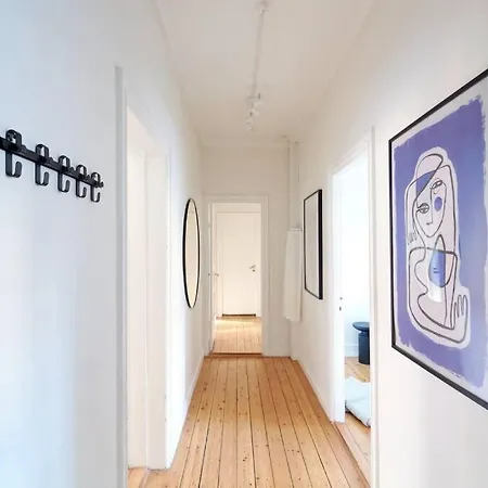 Large & Stylish In Trendy & Vibrant Neighbourhood Apartment Kopenhagen