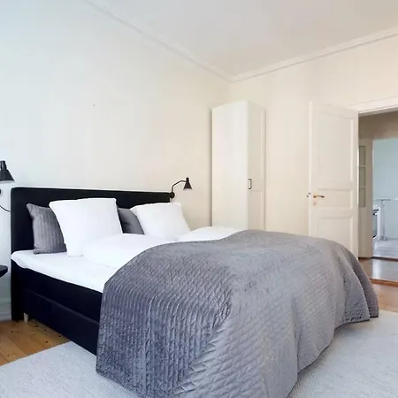 Large & Stylish In Trendy & Vibrant Neighbourhood * Kopenhagen