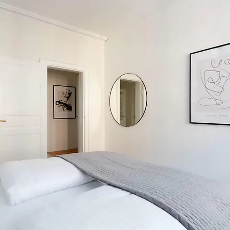 Apartment Large & Stylish In Trendy & Vibrant Neighbourhood *